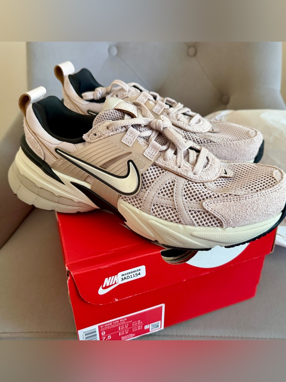 Nike Women's V2K Run in a size 9